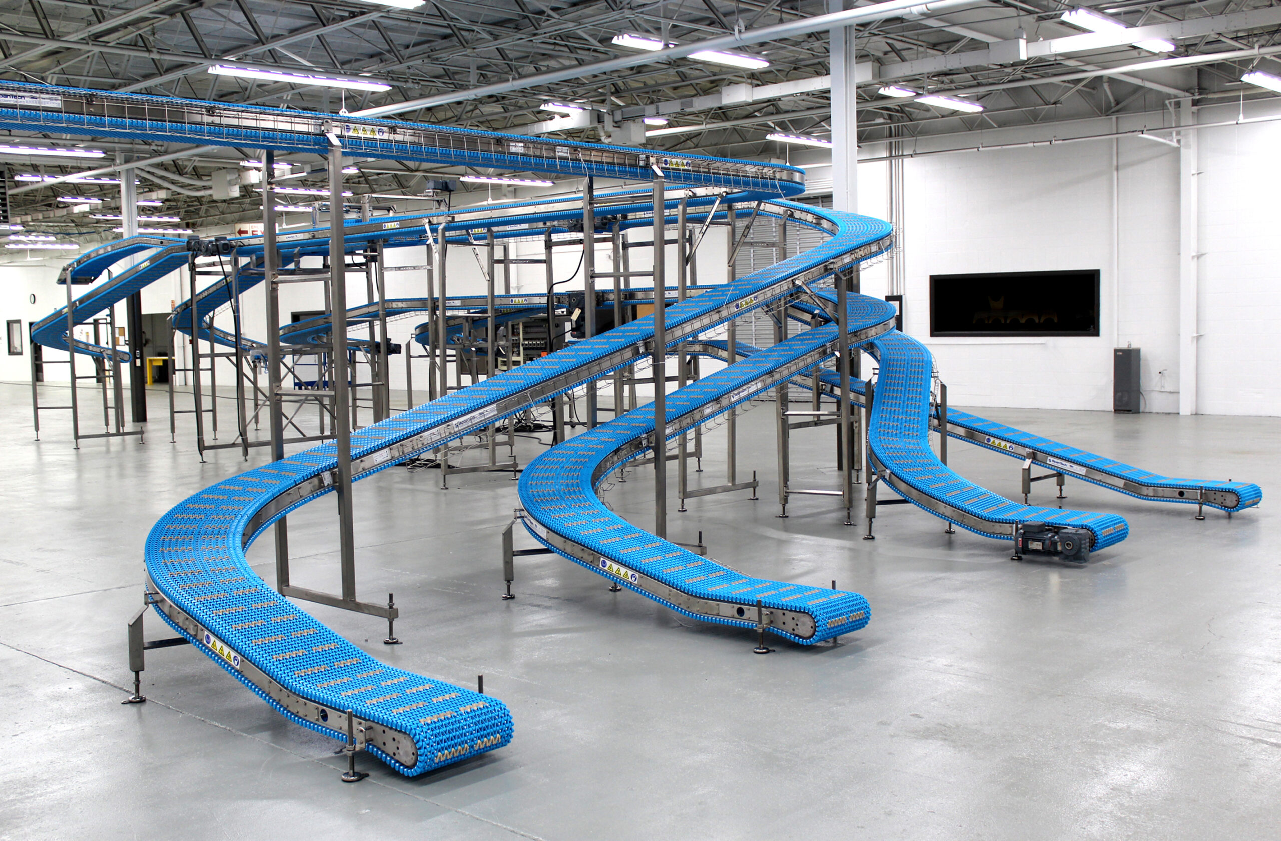 Multi-Lane_blue_chain_conveyor-scaled